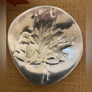 Vtg HOSELTON Maple Leaf Handcrafted Aluminum Dish #119; Signed; made in Canada